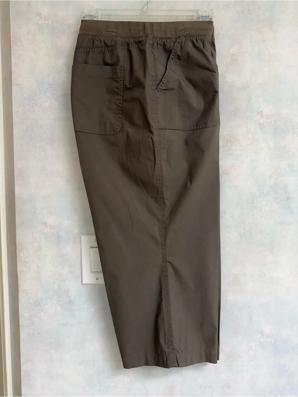 L Capri Easy Fit Through Hip/Thigh by St John’s Bay, Dark Khaki, Pockets Pull On - Picture 1 of 14